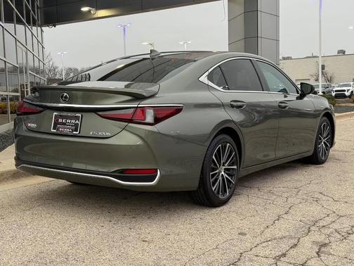2024 Lexus ES 300h Premium