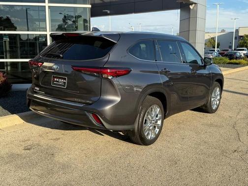 2022 Toyota Highlander Limited