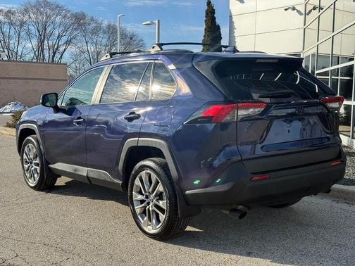 2022 Toyota RAV4 XLE Premium