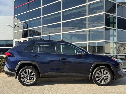 2022 Toyota RAV4 XLE Premium