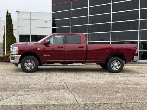 Delmonico Red Pearlcoat 2022 RAM 2500 Big Horn Crew Cab 4x4 8' Box