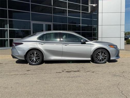 2023 Toyota Camry XLE