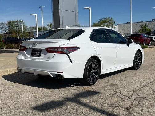 Super White 2019 Toyota Camry LE