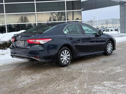 2019 Toyota Camry Hybrid LE