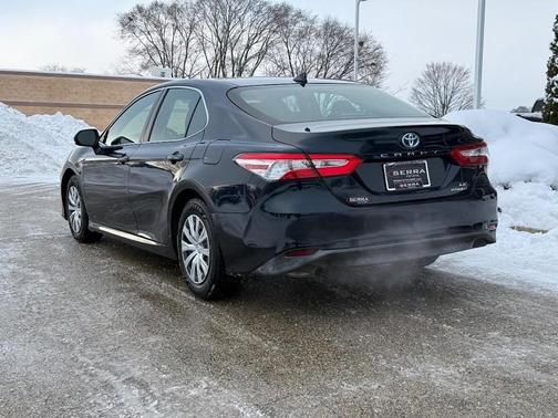 2019 Toyota Camry Hybrid LE