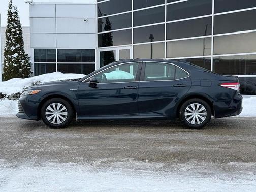 2019 Toyota Camry Hybrid LE