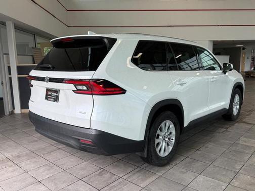Pearl 2025 Toyota Grand Highlander Hybrid XLE
