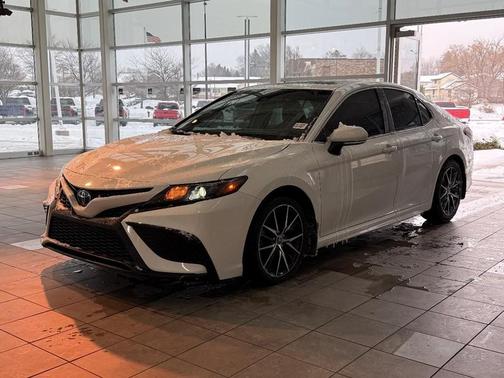 2022 Toyota Camry SE