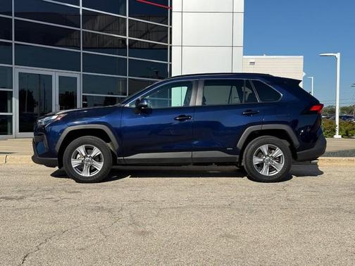 2022 Toyota RAV4 Hybrid XLE
