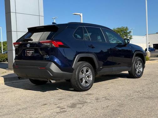 2022 Toyota RAV4 Hybrid XLE