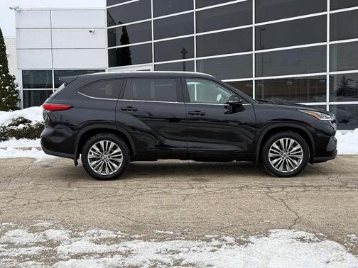 2023 Toyota Highlander Platinum