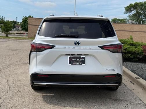 Wind Chill Pearl 2023 Toyota Sienna Platinum