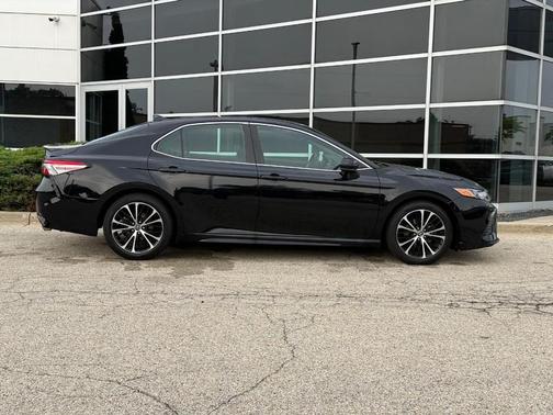 Midnight Black Metallic 2019 Toyota Camry LE