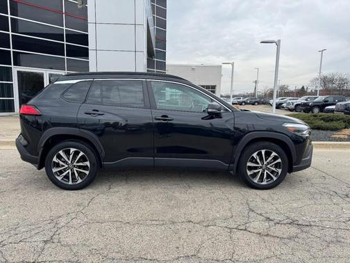 2024 Toyota Corolla Cross XLE
