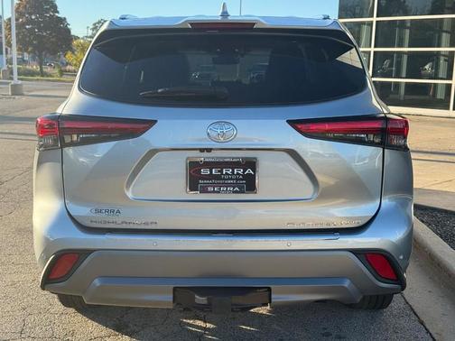 2022 Toyota Highlander Platinum