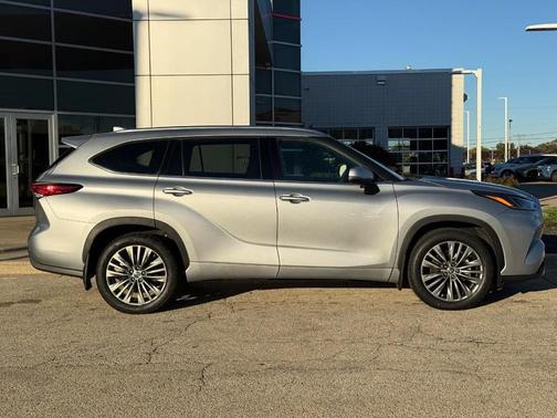 2022 Toyota Highlander Platinum