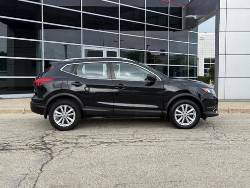 Magnetic Black 2017 Nissan Rogue Sport SV