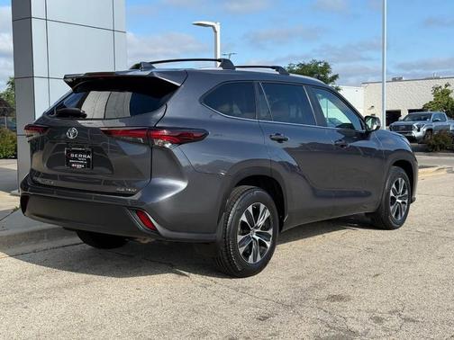 2024 Toyota Highlander XLE
