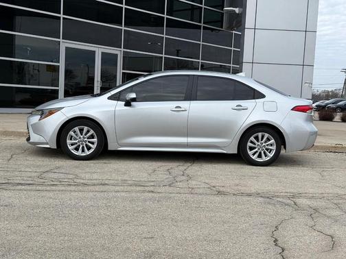 Classic Silver Metallic 2025 Toyota Corolla LE