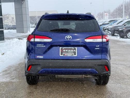 2025 Toyota Corolla Cross LE
