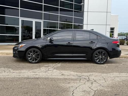 Midnight Black Metallic 2025 Toyota Corolla SE