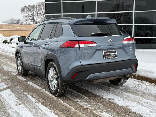 2024 Toyota Corolla Cross LE