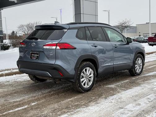 2024 Toyota Corolla Cross LE