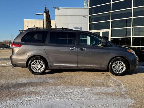 2014 Toyota Sienna XLE