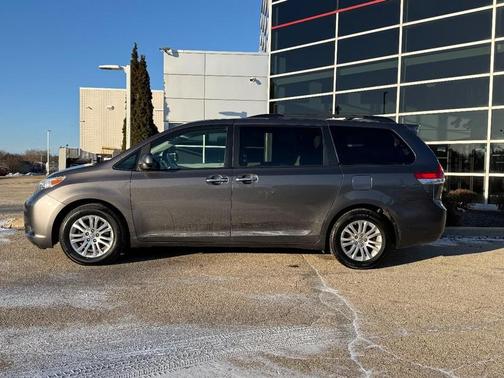 2014 Toyota Sienna XLE