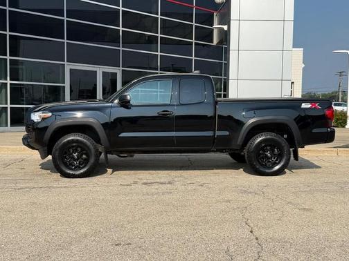 2022 Toyota Tacoma SR