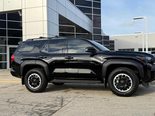 2025 Toyota 4Runner TRD Off Road