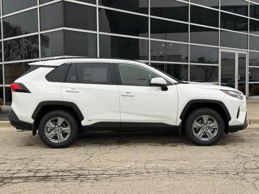 2025 Toyota RAV4 Hybrid XLE
