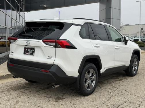 2025 Toyota RAV4 Hybrid XLE