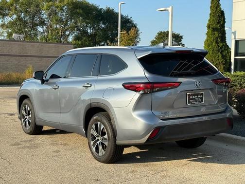 2022 Toyota Highlander Hybrid XLE