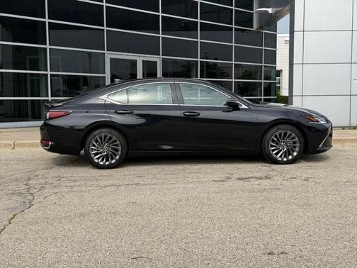 2025 Lexus ES 300h Luxury