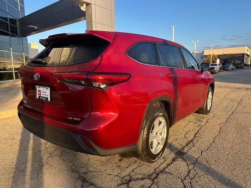 2021 Toyota Highlander LE