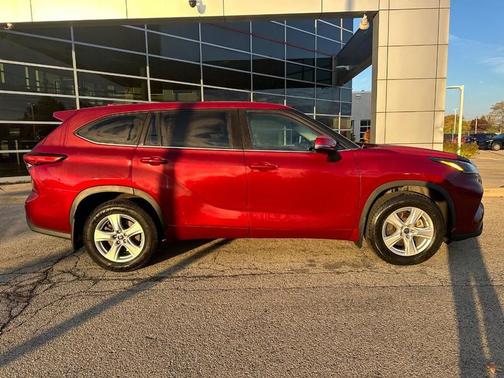 2021 Toyota Highlander LE