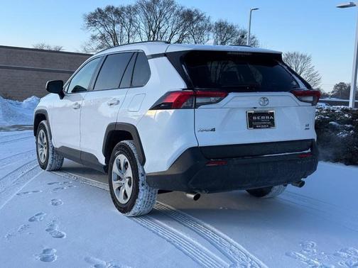 2019 Toyota RAV4 LE