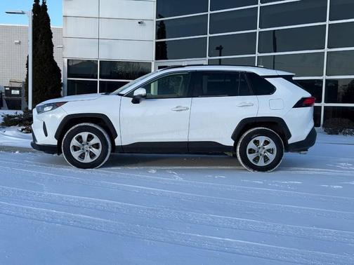 2019 Toyota RAV4 LE