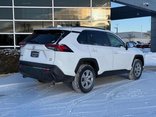 2019 Toyota RAV4 LE