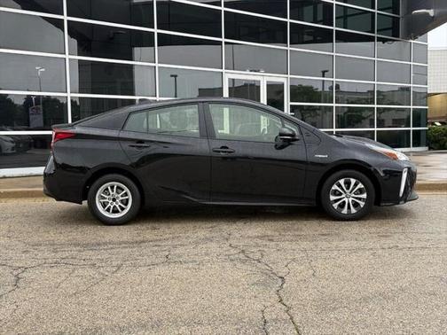 2020 Toyota Prius LE