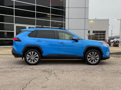 2021 Toyota RAV4 XLE Premium