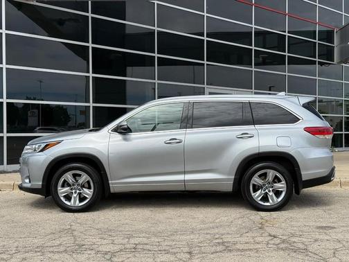 Celestial Silver Metallic 2017 Toyota Highlander Limited