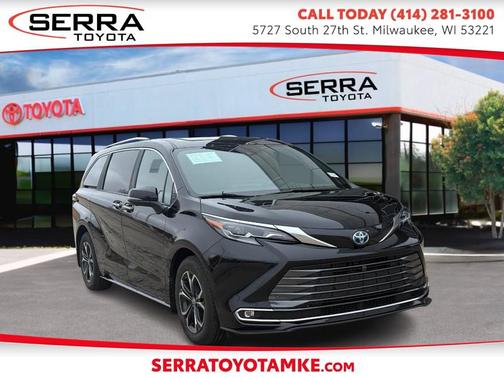 2025 Toyota Sienna Platinum