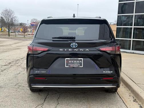 2025 Toyota Sienna Platinum