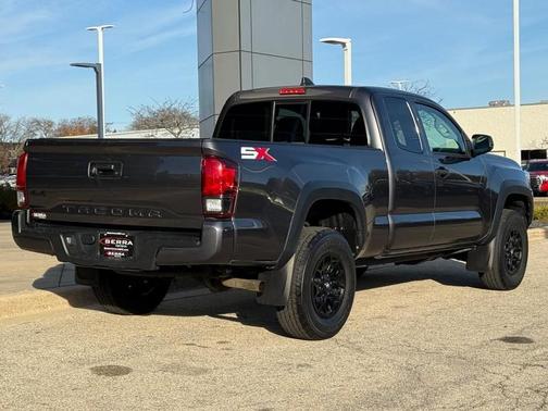 2022 Toyota Tacoma SR