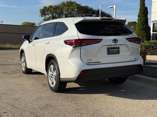 2022 Toyota Highlander LE