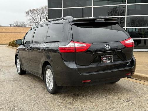 2017 Toyota Sienna LE