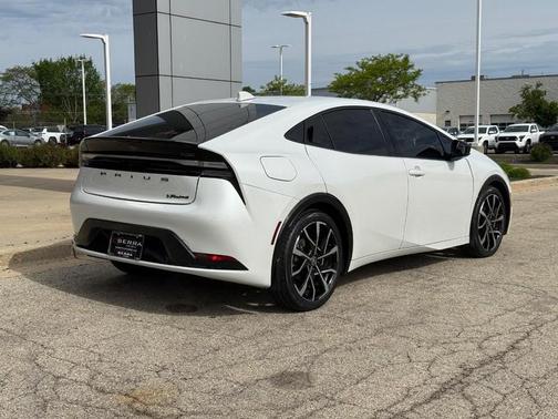 Wind Chill Pearl 2024 Toyota Prius Prime XSE