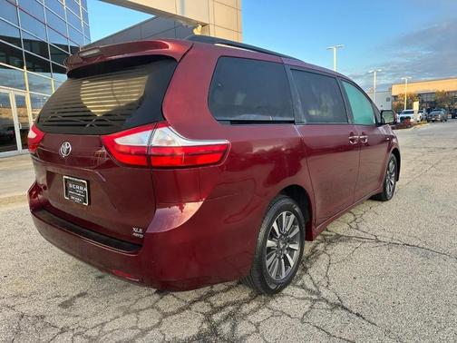 2019 Toyota Sienna XLE